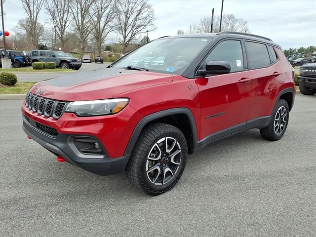 Used 2025 Jeep Compass Trailhawk w/ Trailhawk Elite Group AWD/4WD image 11