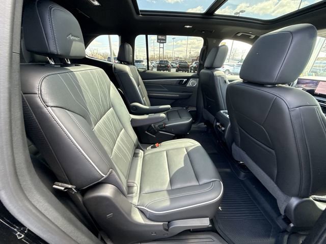 Used 2025 Buick Enclave Avenir image 28