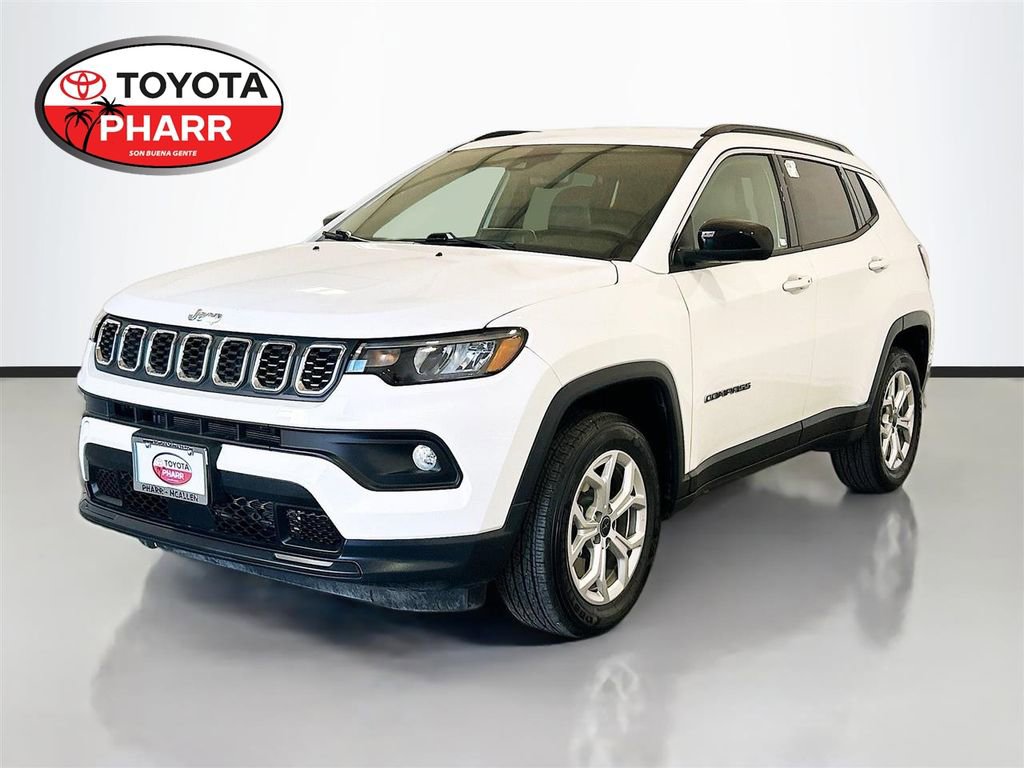 Used 2025 Jeep Compass Latitude image 1