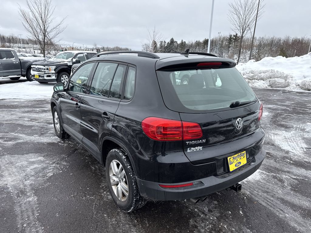 Used 2017 Volkswagen Tiguan S image 8