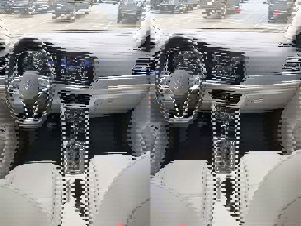 Used 2023 Volkswagen Jetta SE image 10