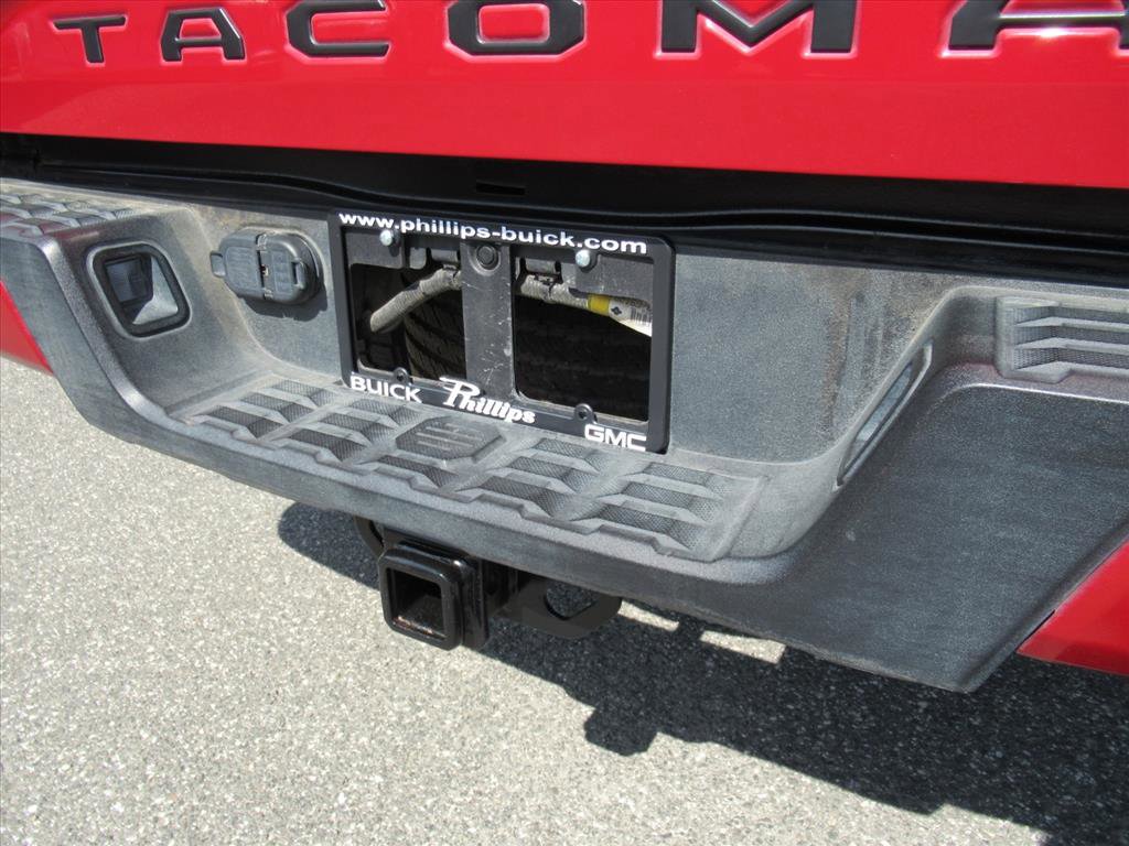Used 2023 Toyota Tacoma SR5 w/ Technology Package image 9