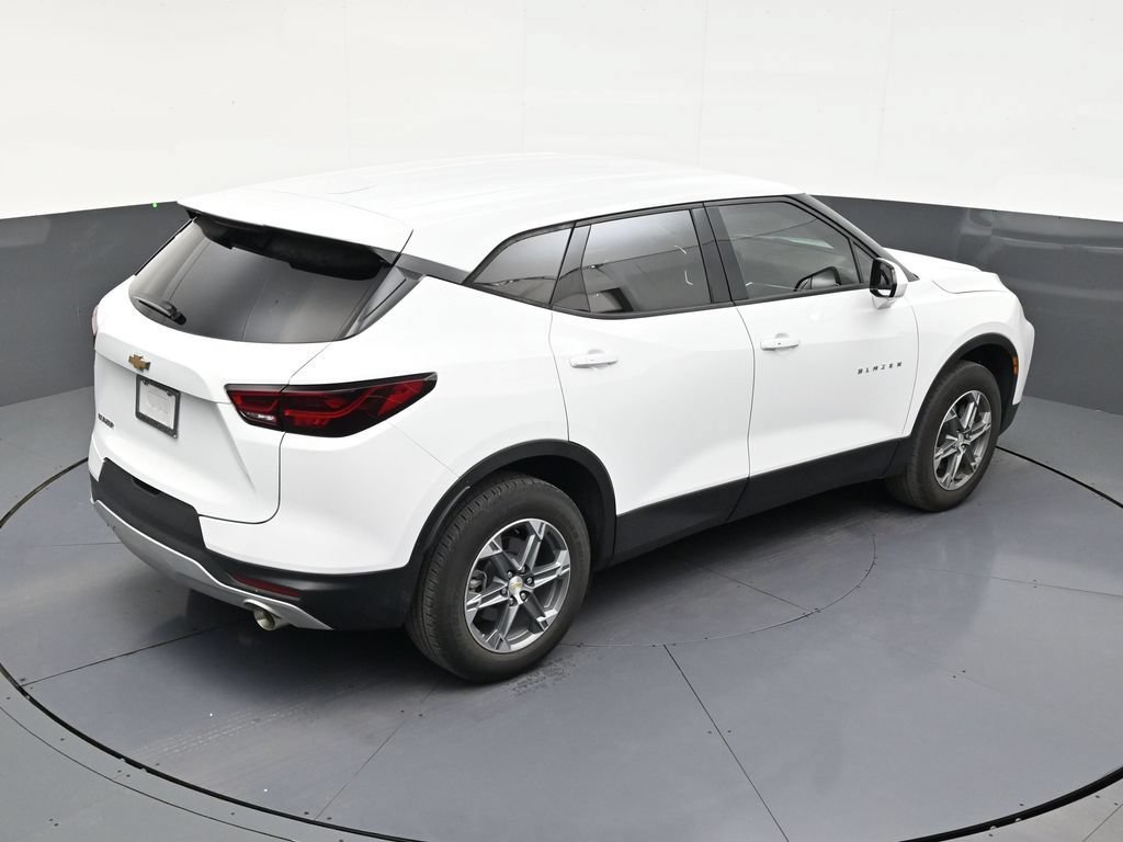 Used 2023 Chevrolet Blazer LT FWD image 16