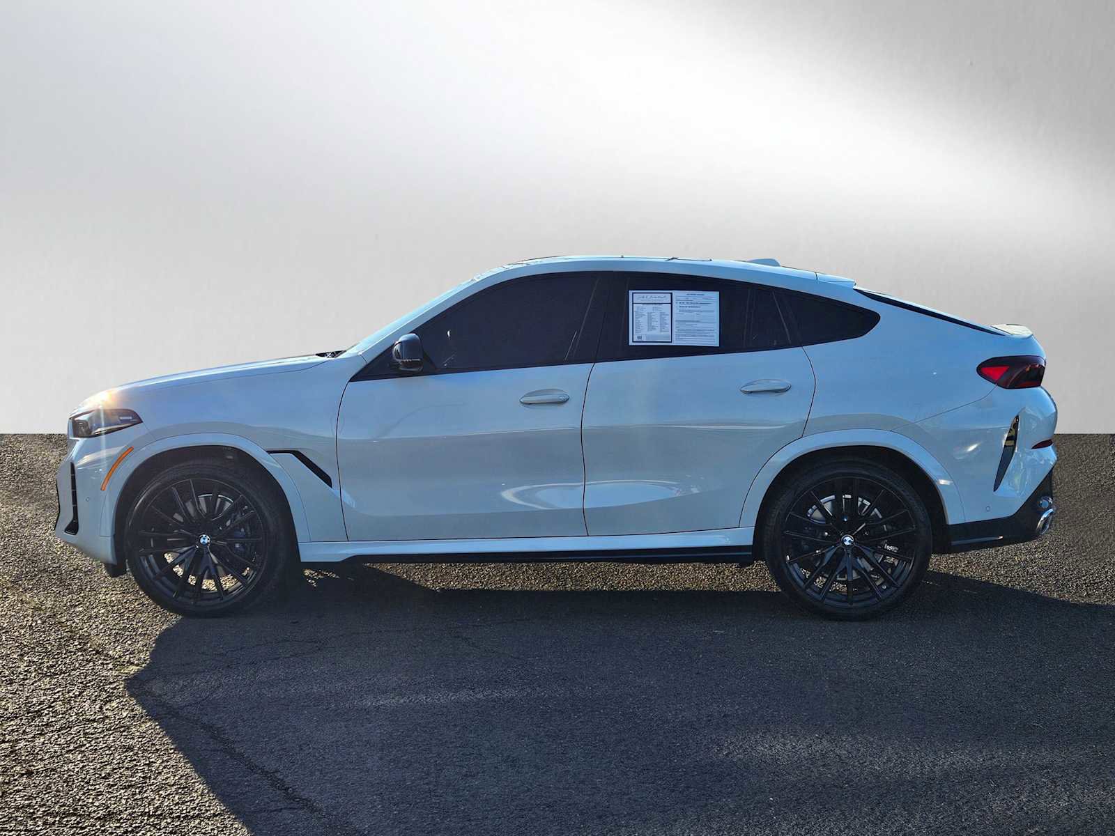 Used 2025 BMW X6 M60i image 11