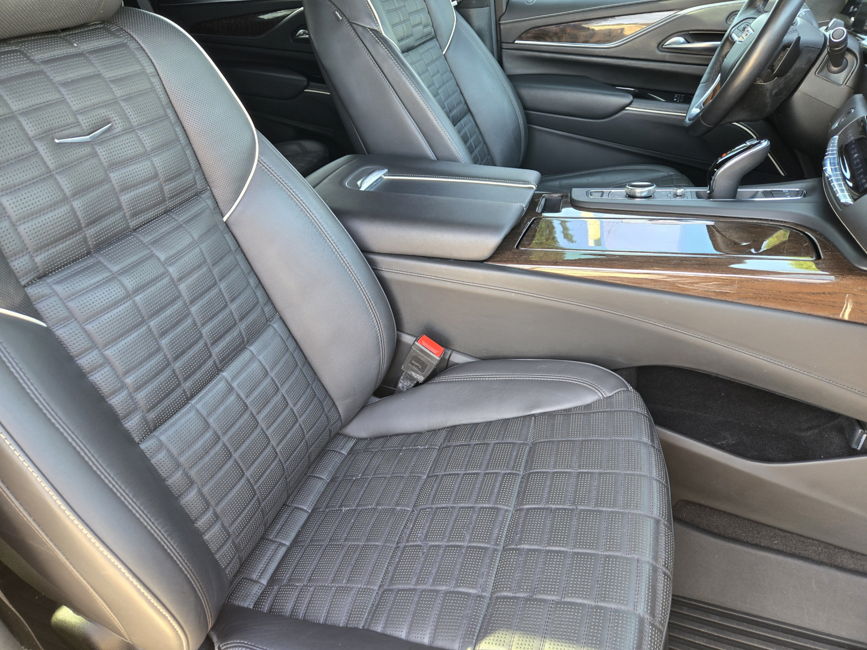 Used 2023 Cadillac Escalade Sport Platinum w/ LPO, Floor Liner Package AWD/4WD image 20