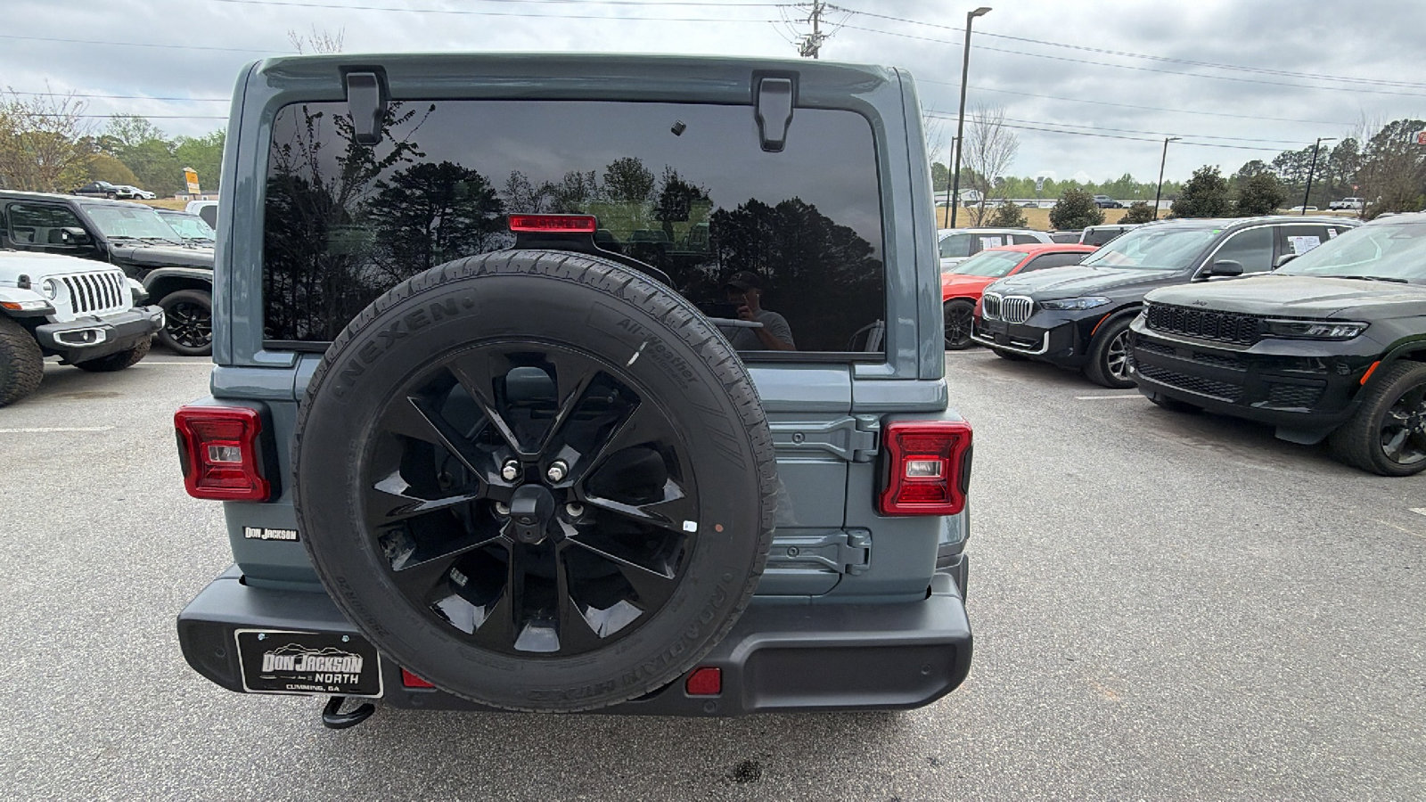 Used 2025 Jeep Wrangler Sahara w/ Safety Group image 9