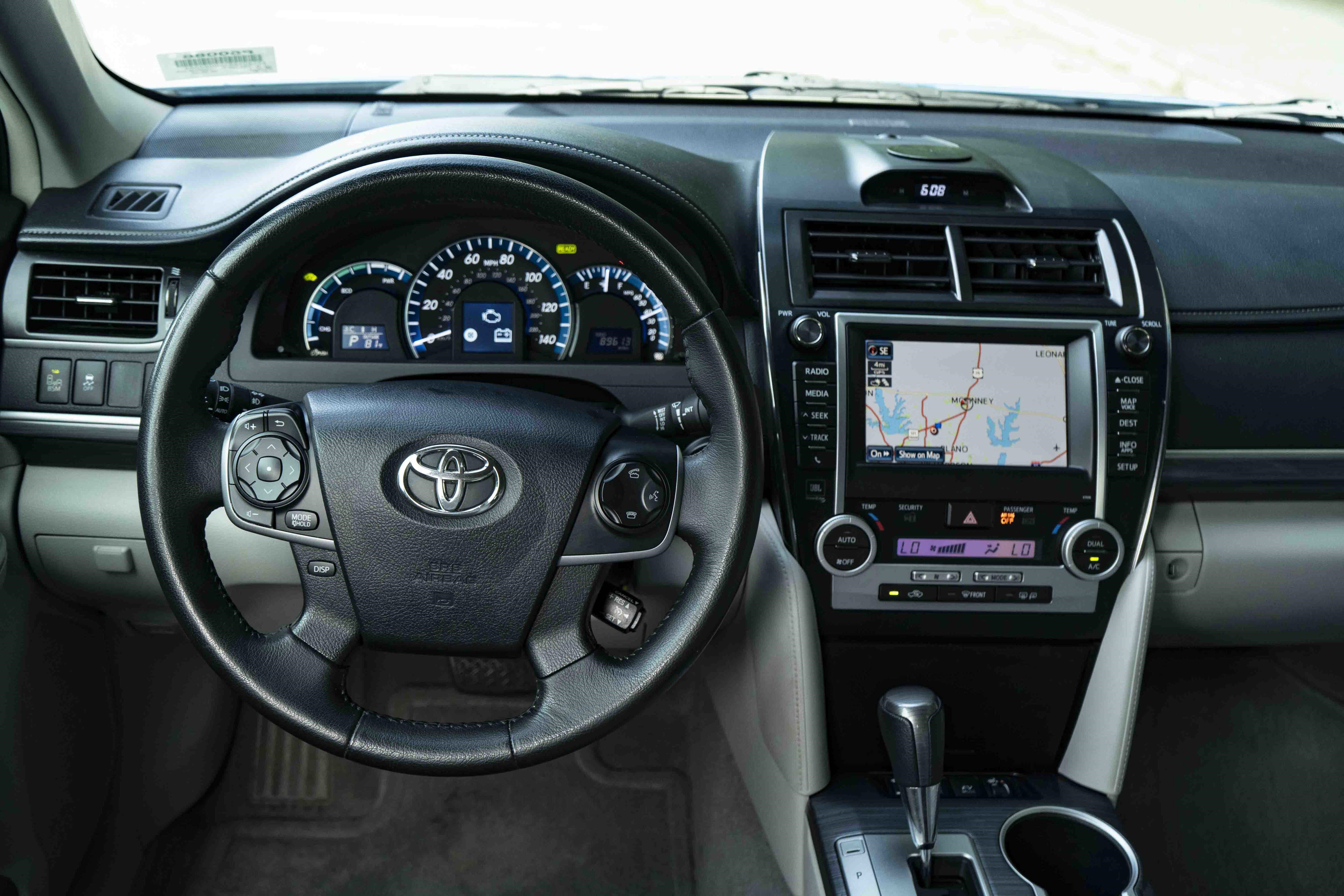 Used 2012 Toyota Camry XLE w/ Leather Pkg FWD image 19