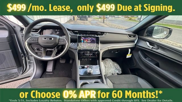 New 2025 Jeep Grand Cherokee Altitude image 17