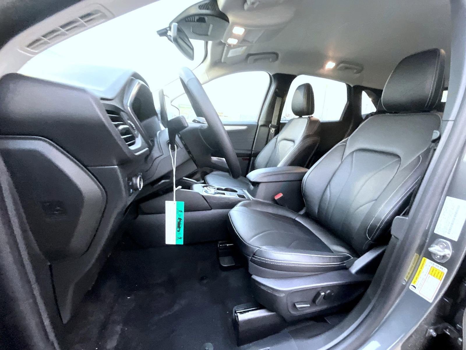 New 2026 Ford Escape SE w/ PHEV Premium Package image 9