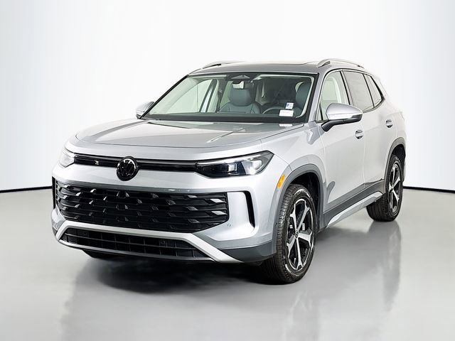 New 2025 Volkswagen Tiguan SE image 3