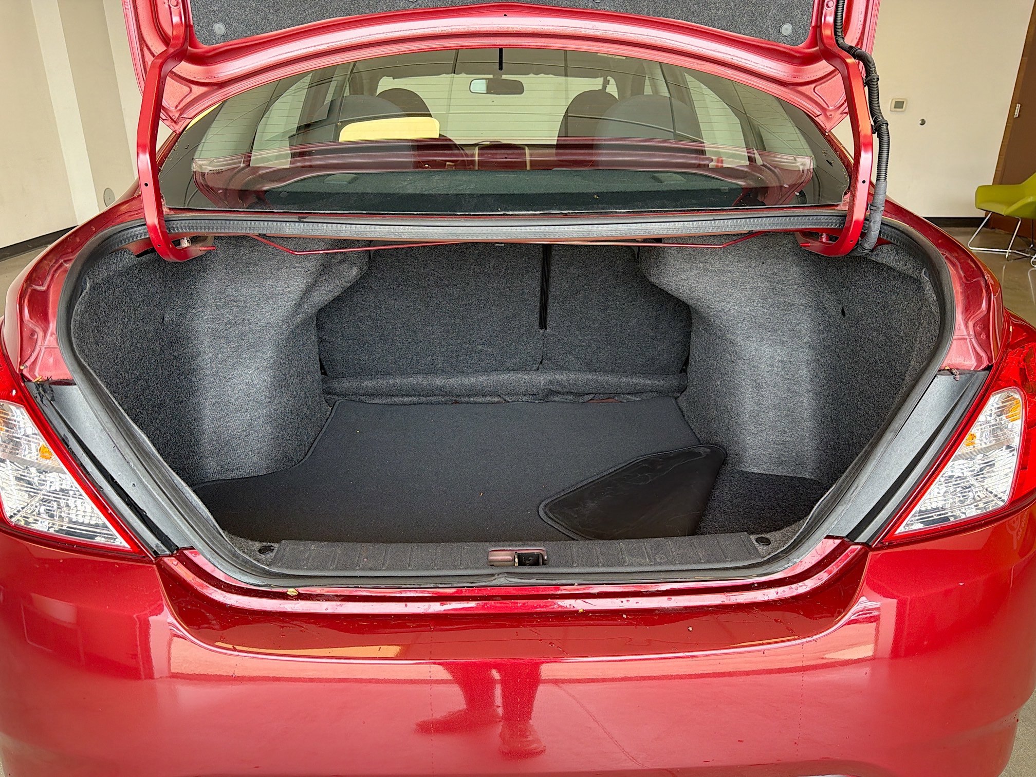 Used 2019 Nissan Versa SV FWD image 27