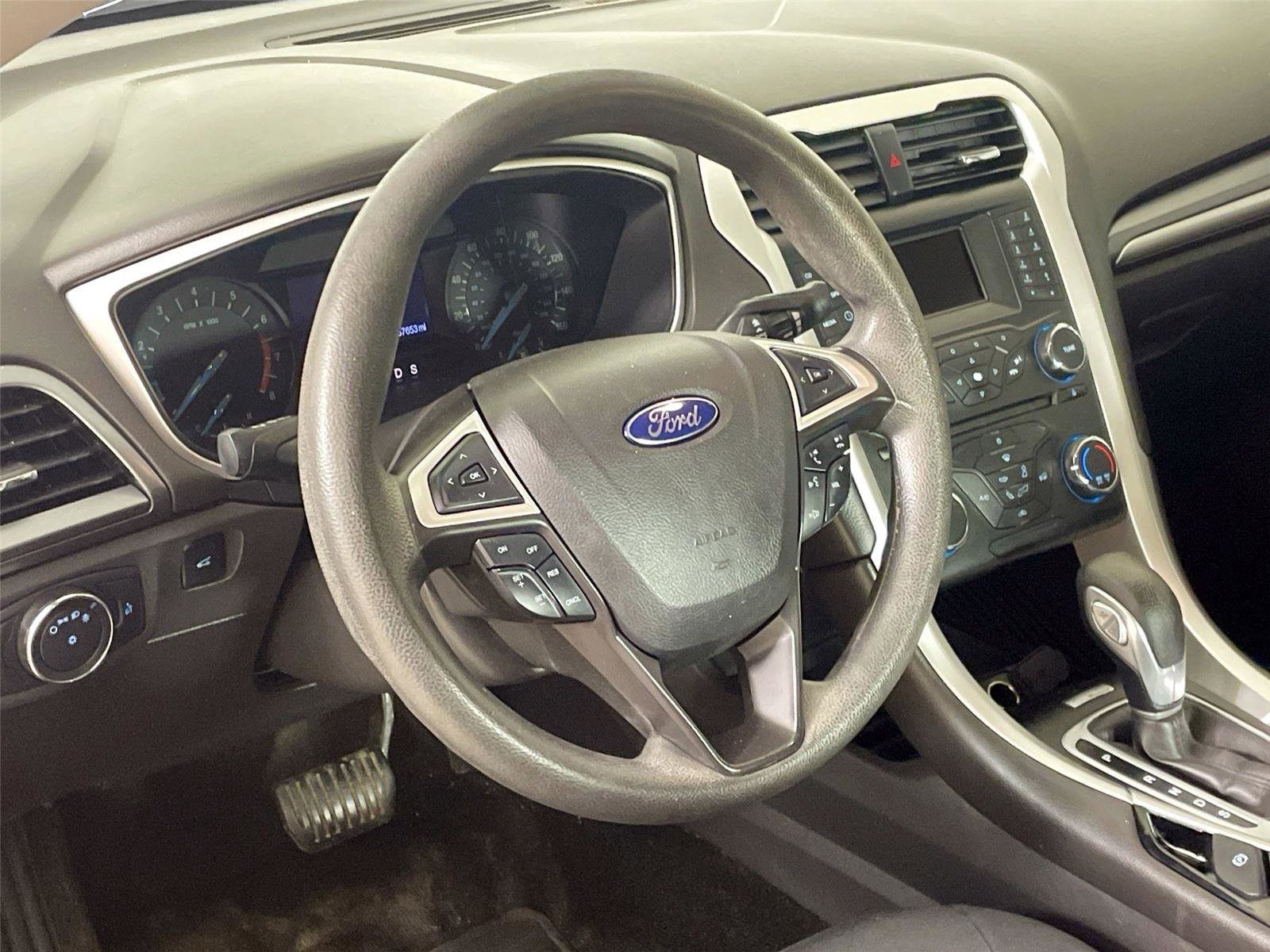 Used 2013 Ford Fusion SE FWD image 16
