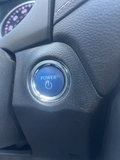 Used 2021 Toyota RAV4 XLE w/ Convenience Package image 18