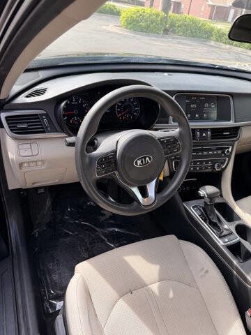 Used 2018 Kia Optima LX image 12