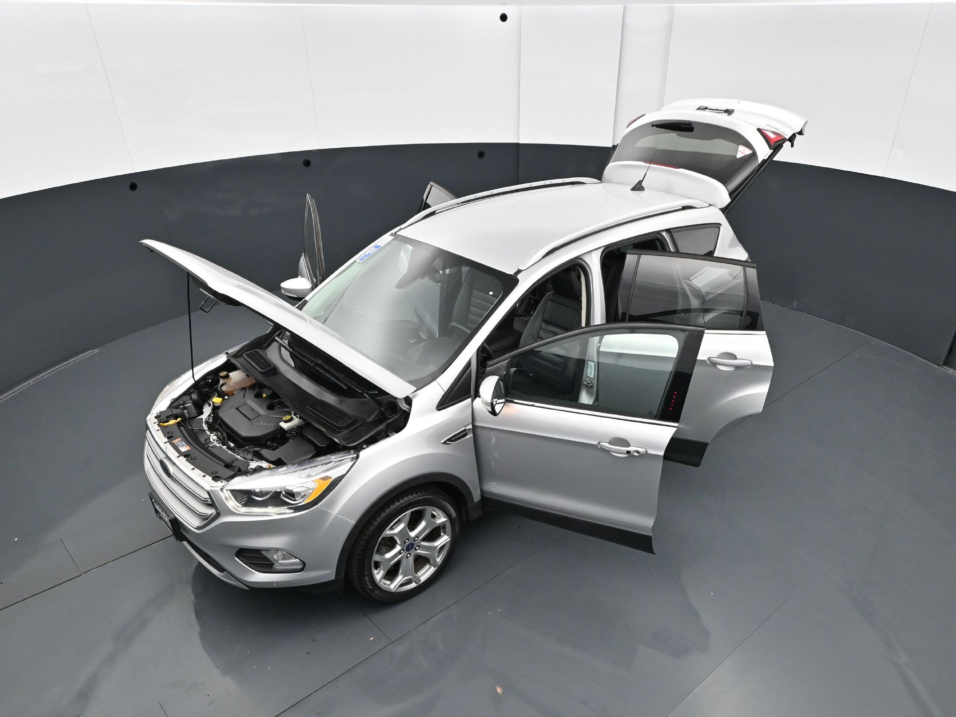 Used 2019 Ford Escape Titanium w/ U9j03 - Titanium Tow Package AWD/4WD image 40