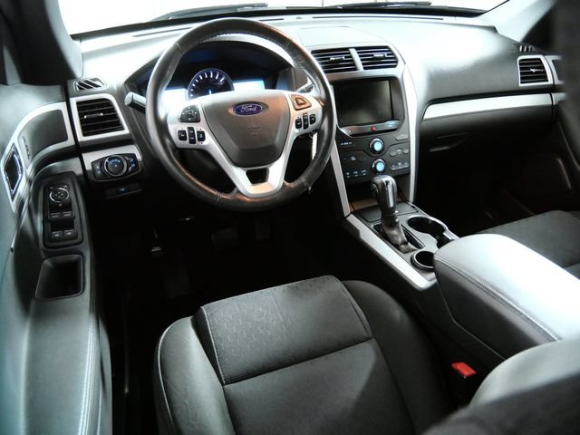 Used 2014 Ford Explorer XLT w/ Equipment Group 201A FWD image 4