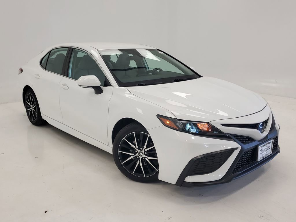 Used 2023 Toyota Camry SE
