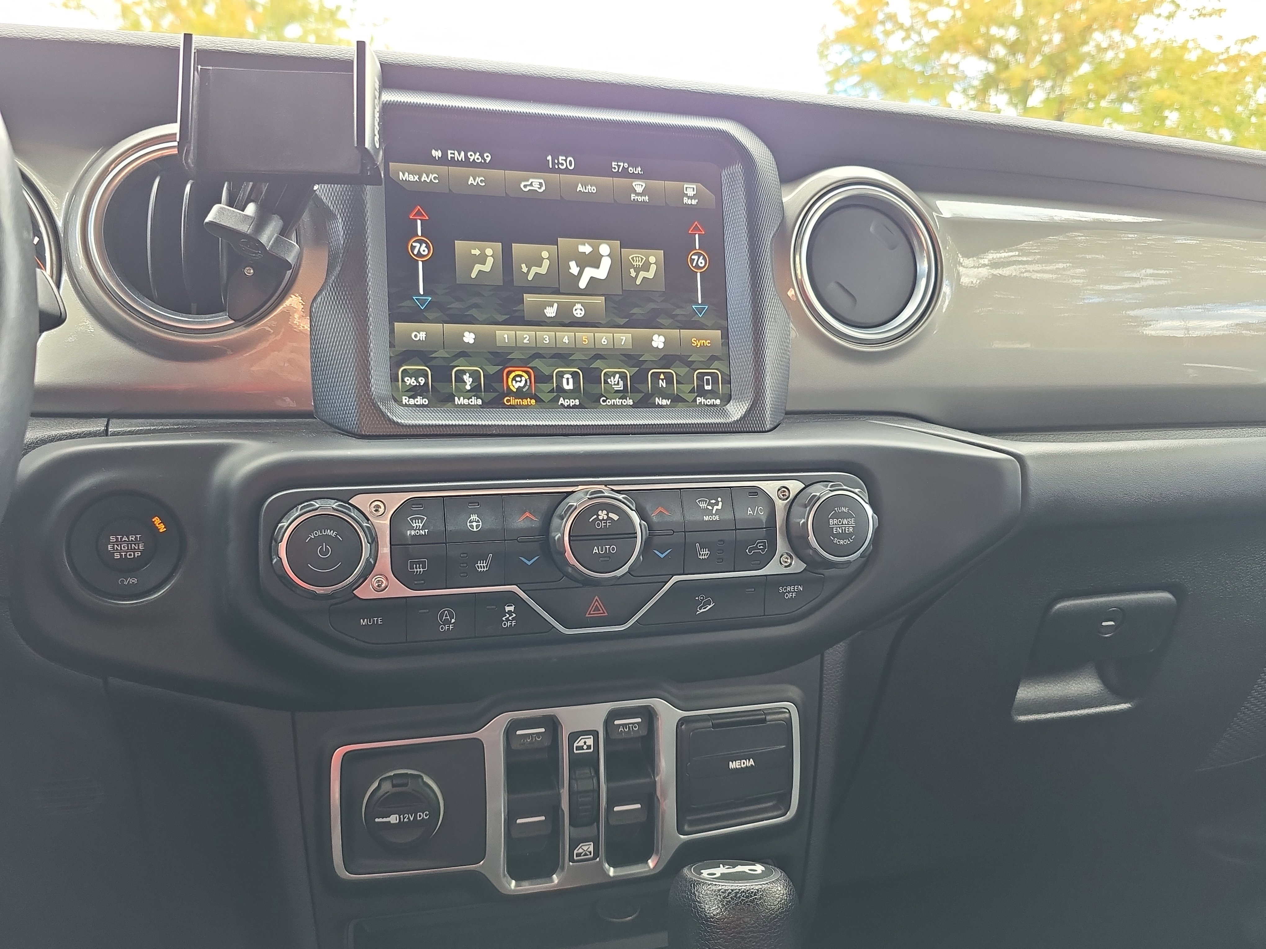 Used 2018 Jeep Wrangler Unlimited Sahara image 19