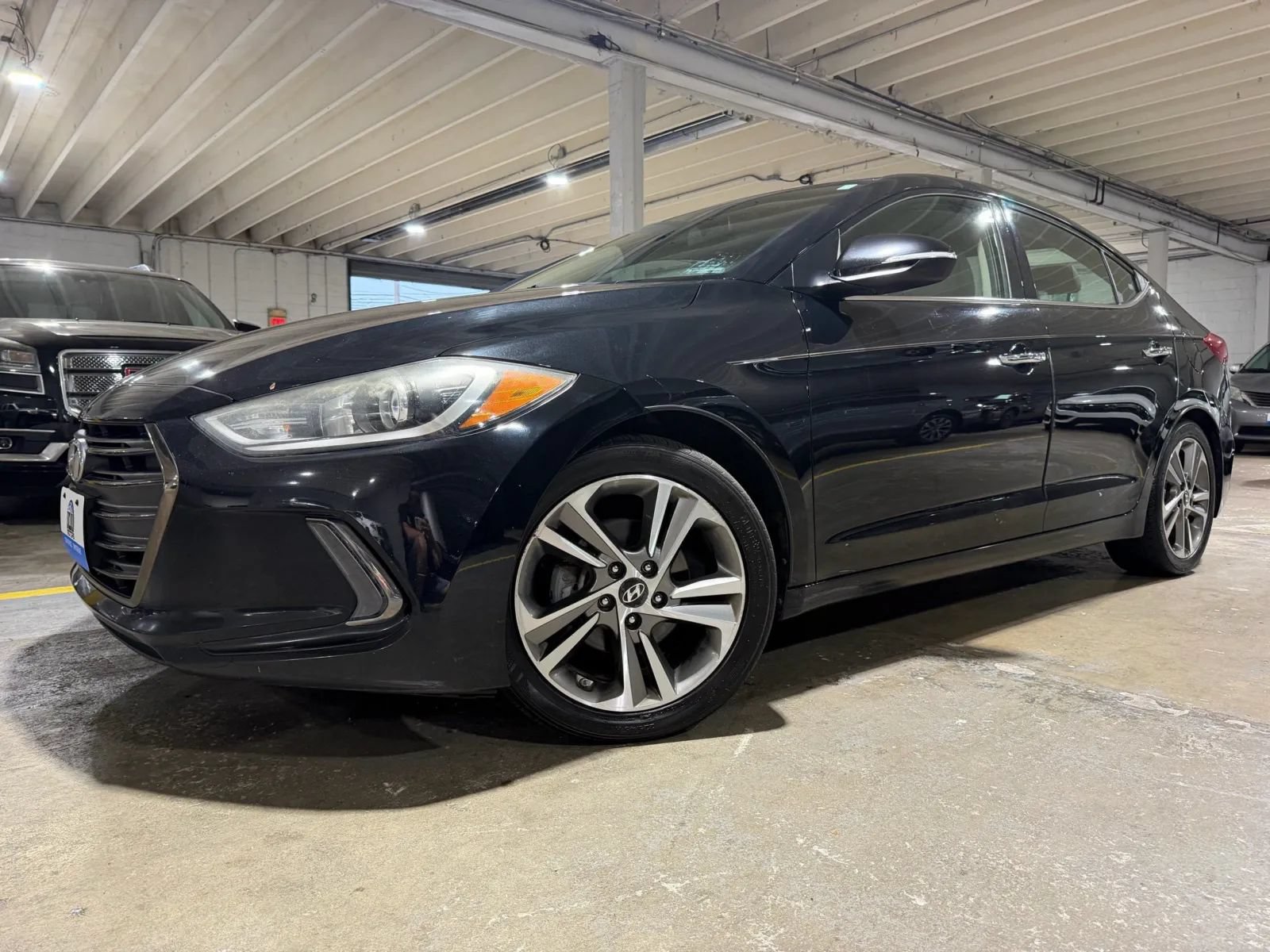 Used 2017 Hyundai Elantra Limited w/ Limited Tech Package 04 FWD image 2