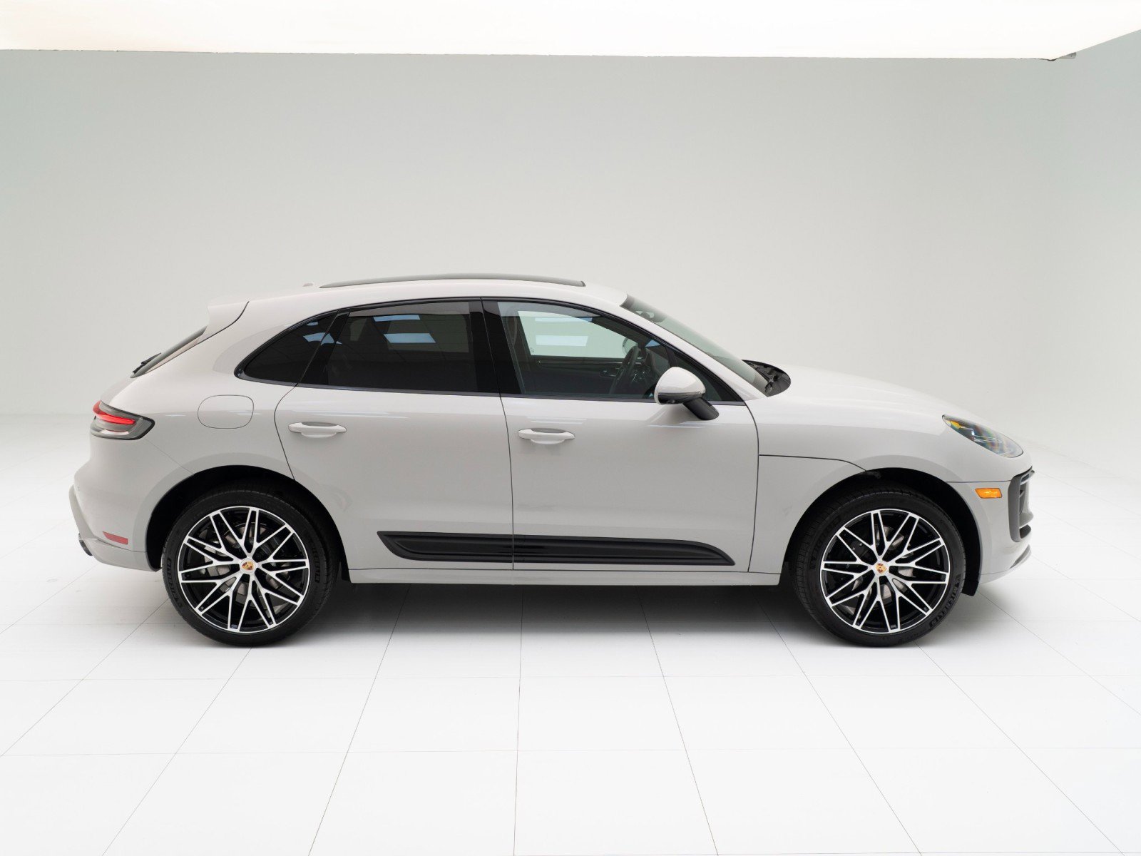 New 2026 Porsche Macan image 8