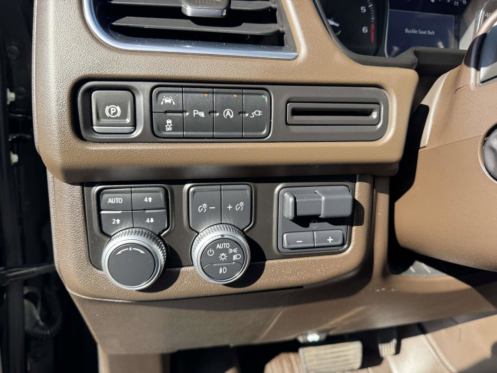 Used 2021 GMC Yukon SLT w/ SLT Luxury Plus Package image 22