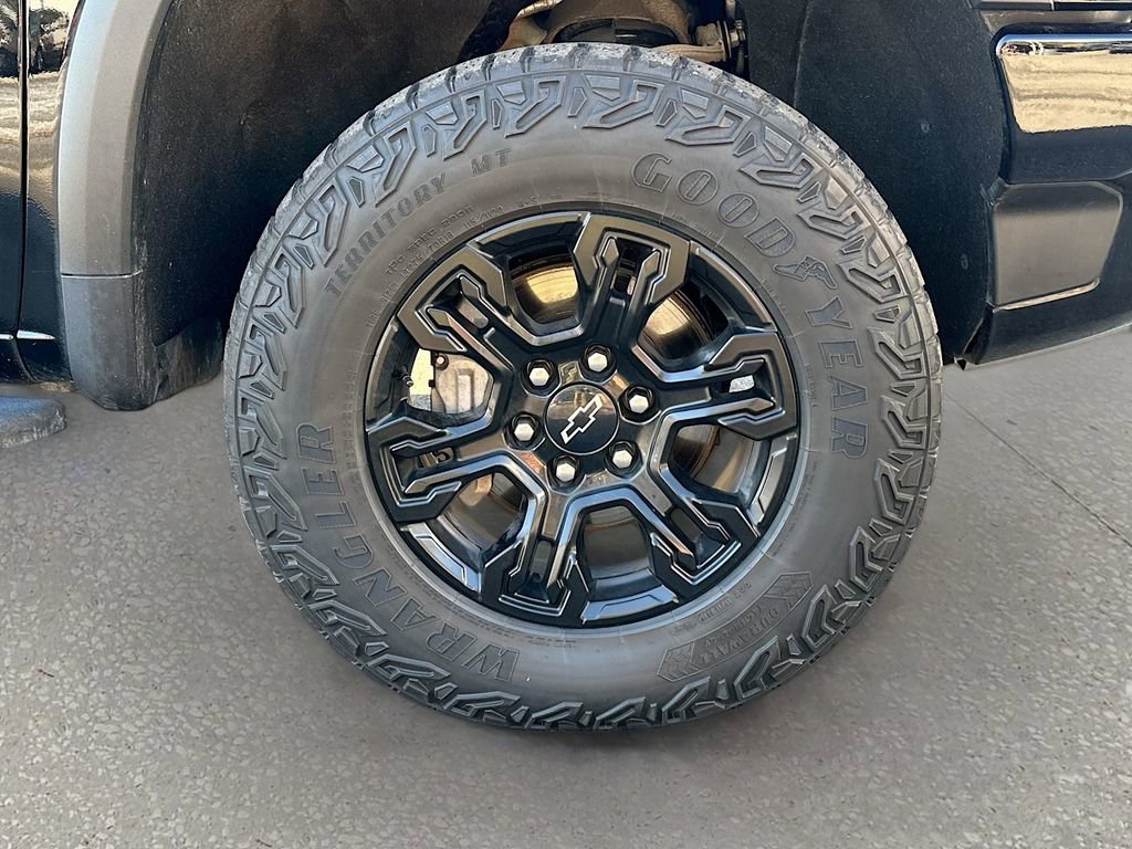 Used 2022 Chevrolet Silverado 1500 ZR2 w/ Technology Package image 32