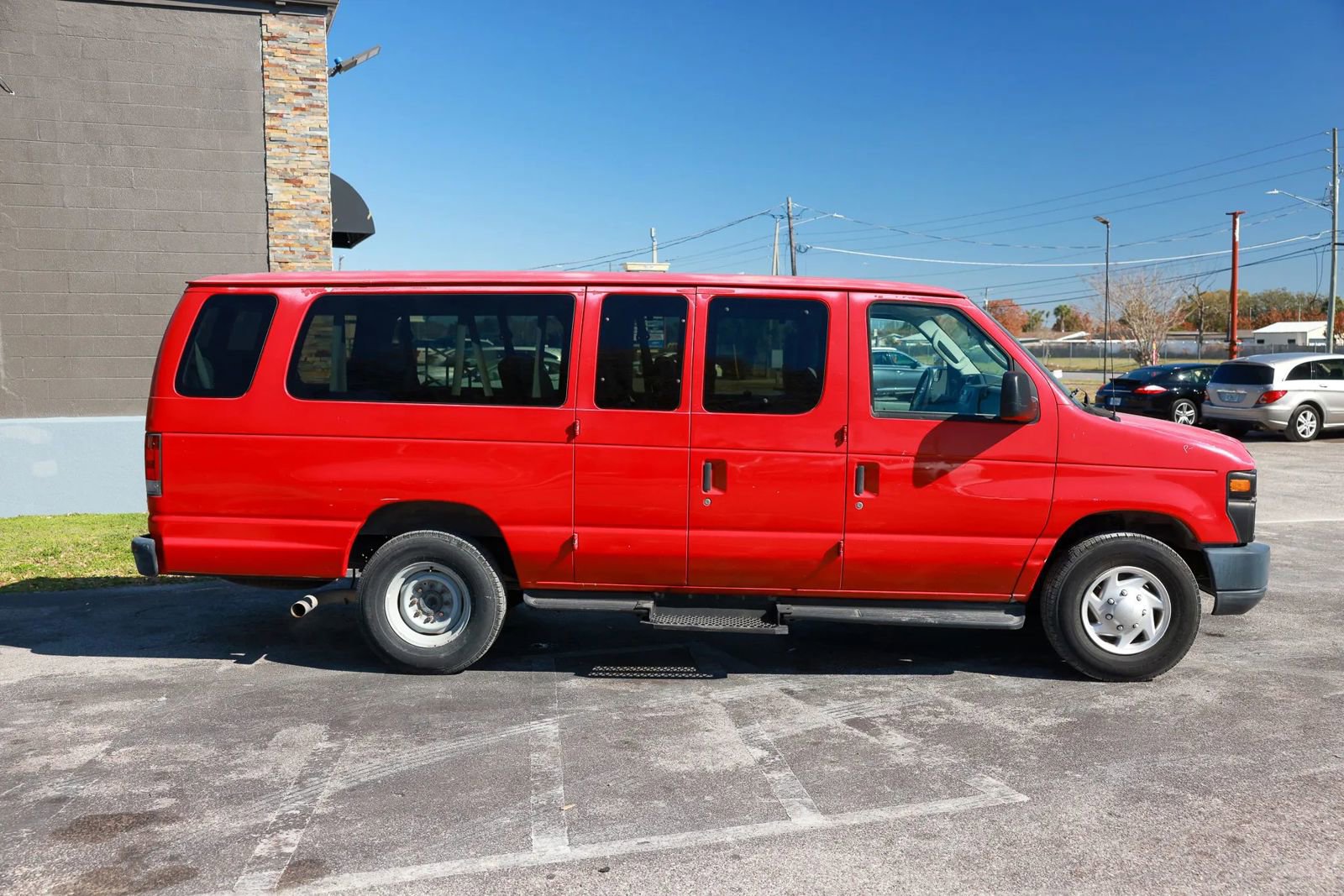 Used 2012 Ford E-350 and Econoline 350 XL image 8