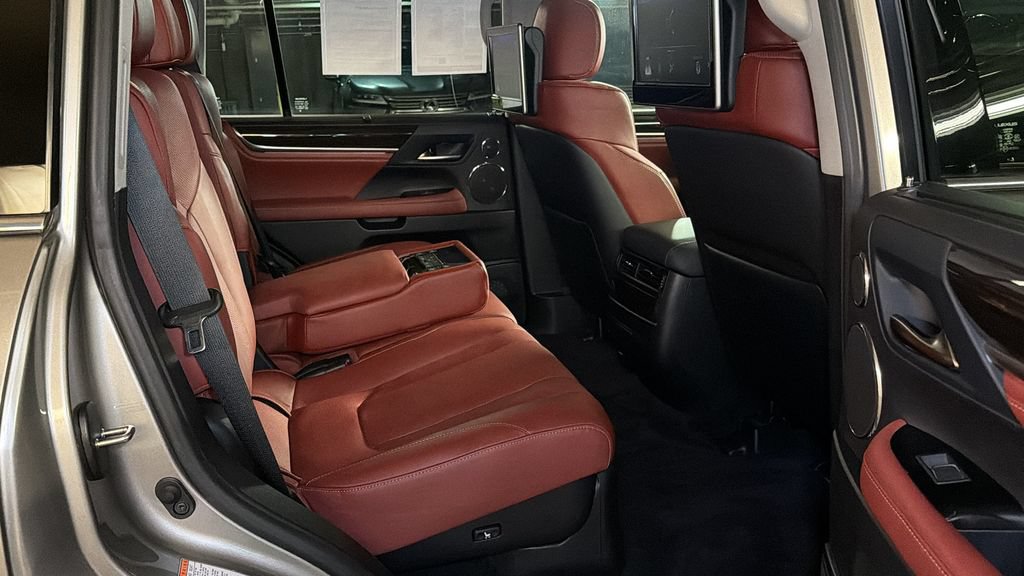 Used 2018 Lexus LX 570 4WD w/ Luxury Package image 13
