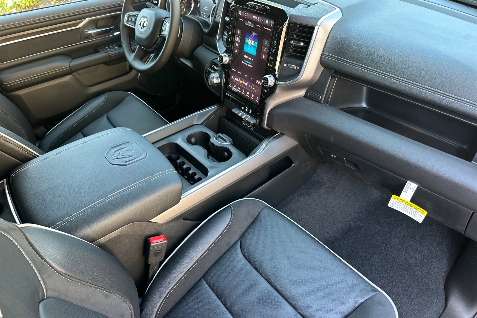 New 2026 RAM 1500 Laramie AWD/4WD image 14