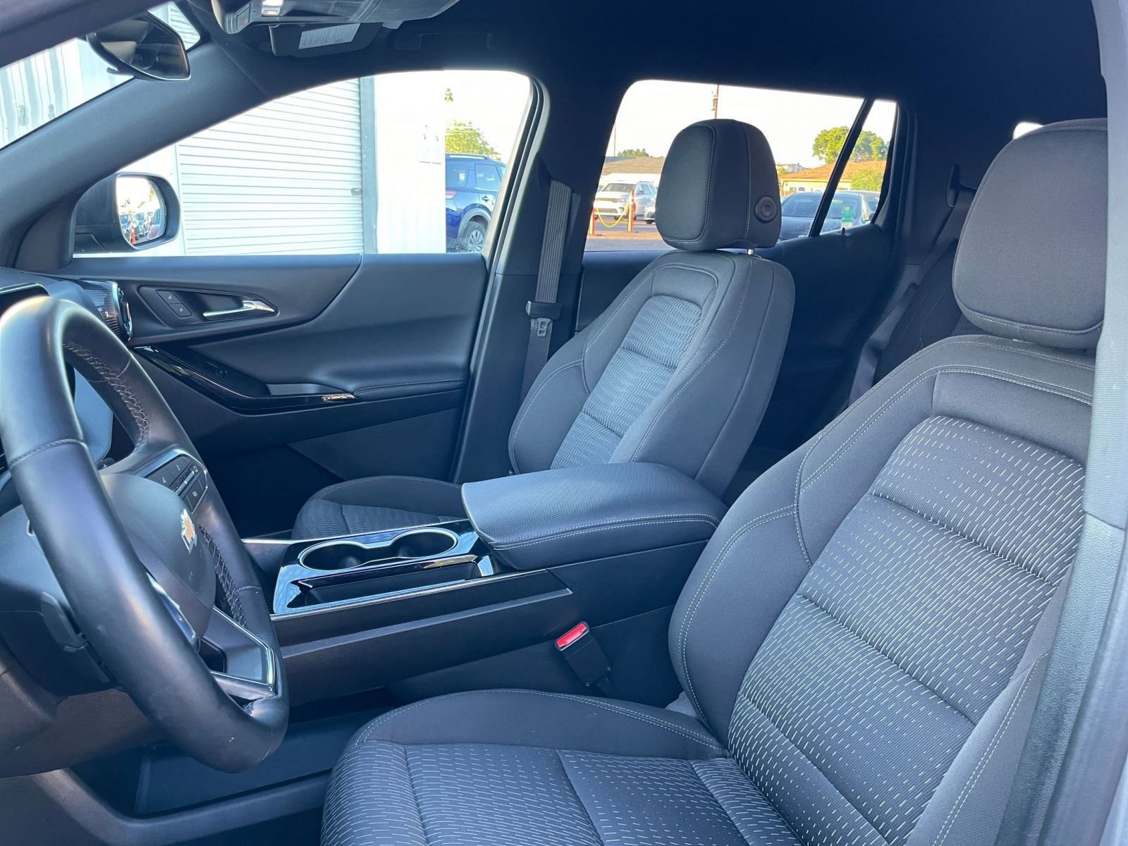 Used 2025 Chevrolet Equinox LT image 35