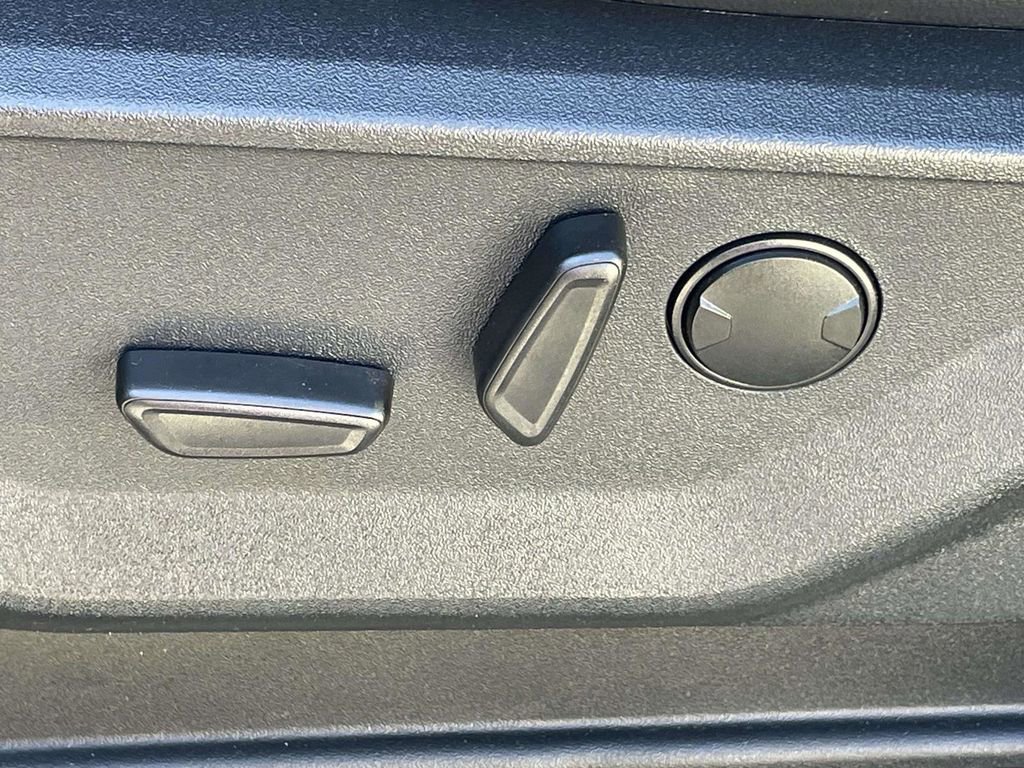 New 2025 Ford F150 Lariat w/ Equipment Group 501A Mid image 14