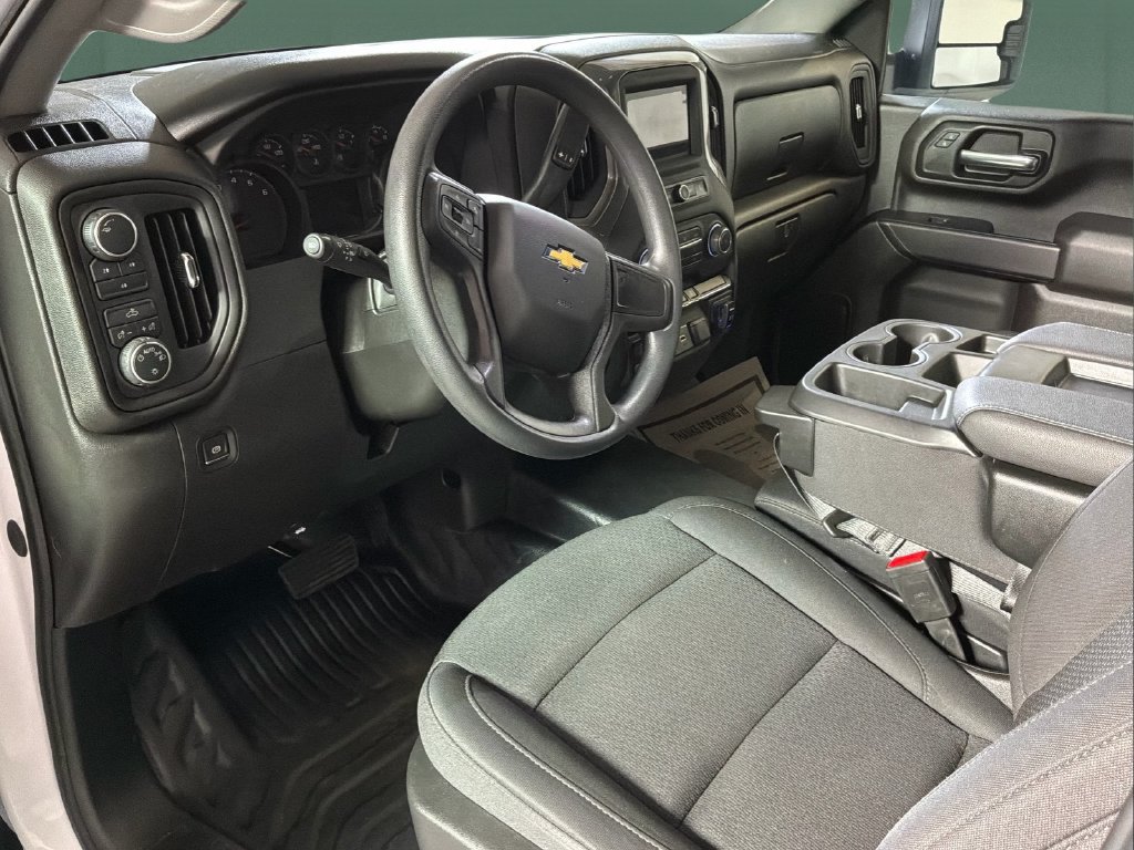 Used 2025 Chevrolet Silverado 3500 W/T AWD/4WD image 17