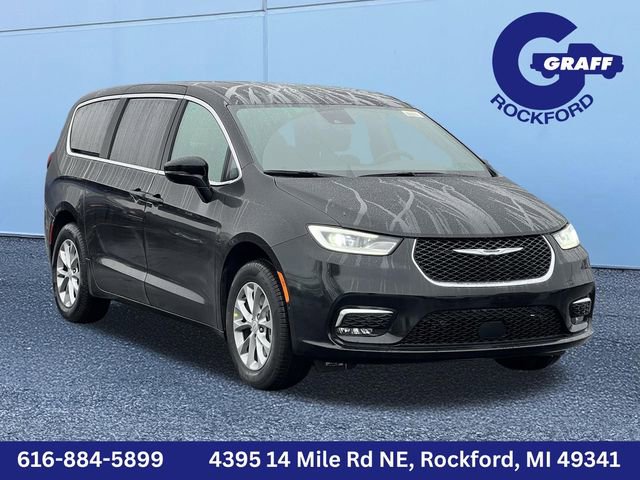 New 2026 Chrysler Pacifica Select
