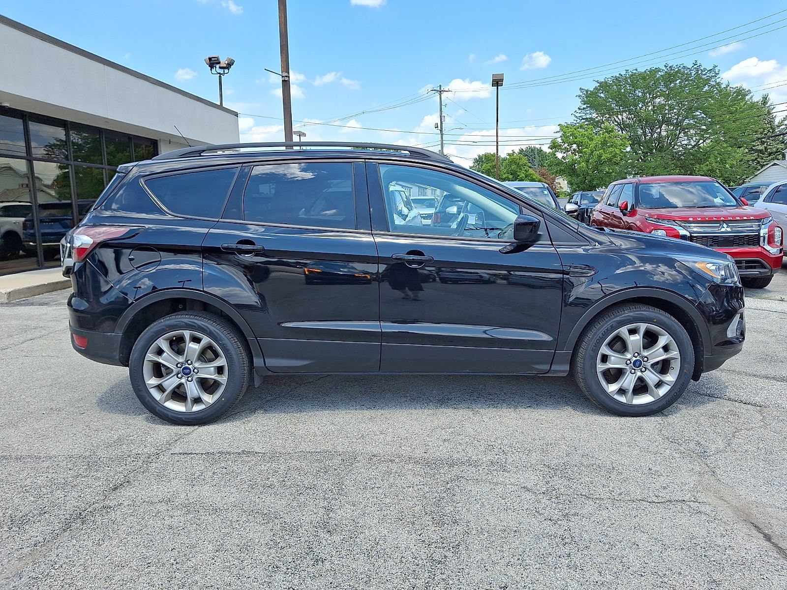 Used 2018 Ford Escape SE w/ SE Sport Appearance Package FWD image 8