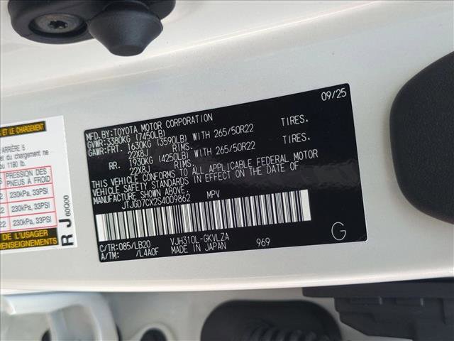 New 2025 Lexus LX 700h Luxury image 17