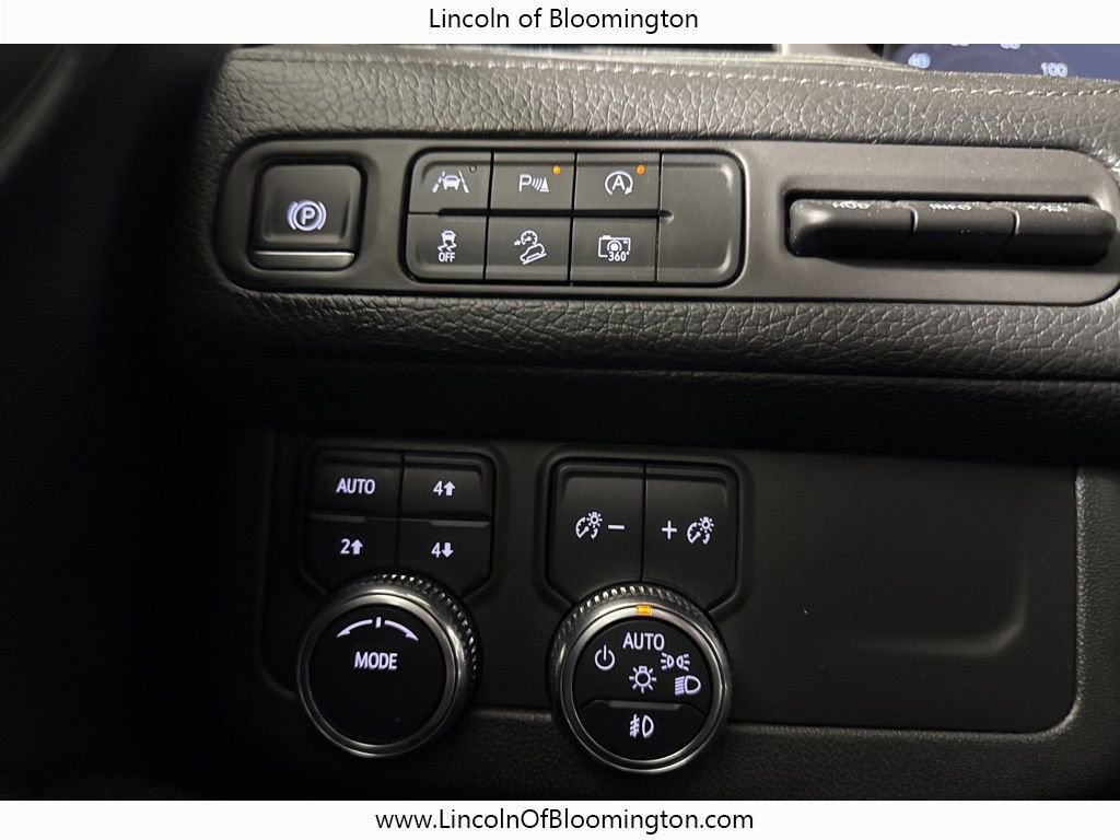 Used 2024 GMC Yukon XL Denali image 37