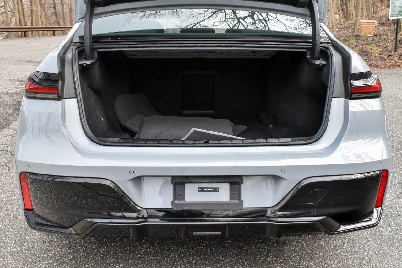Used 2023 BMW i7 xDrive60 AWD/4WD image 44