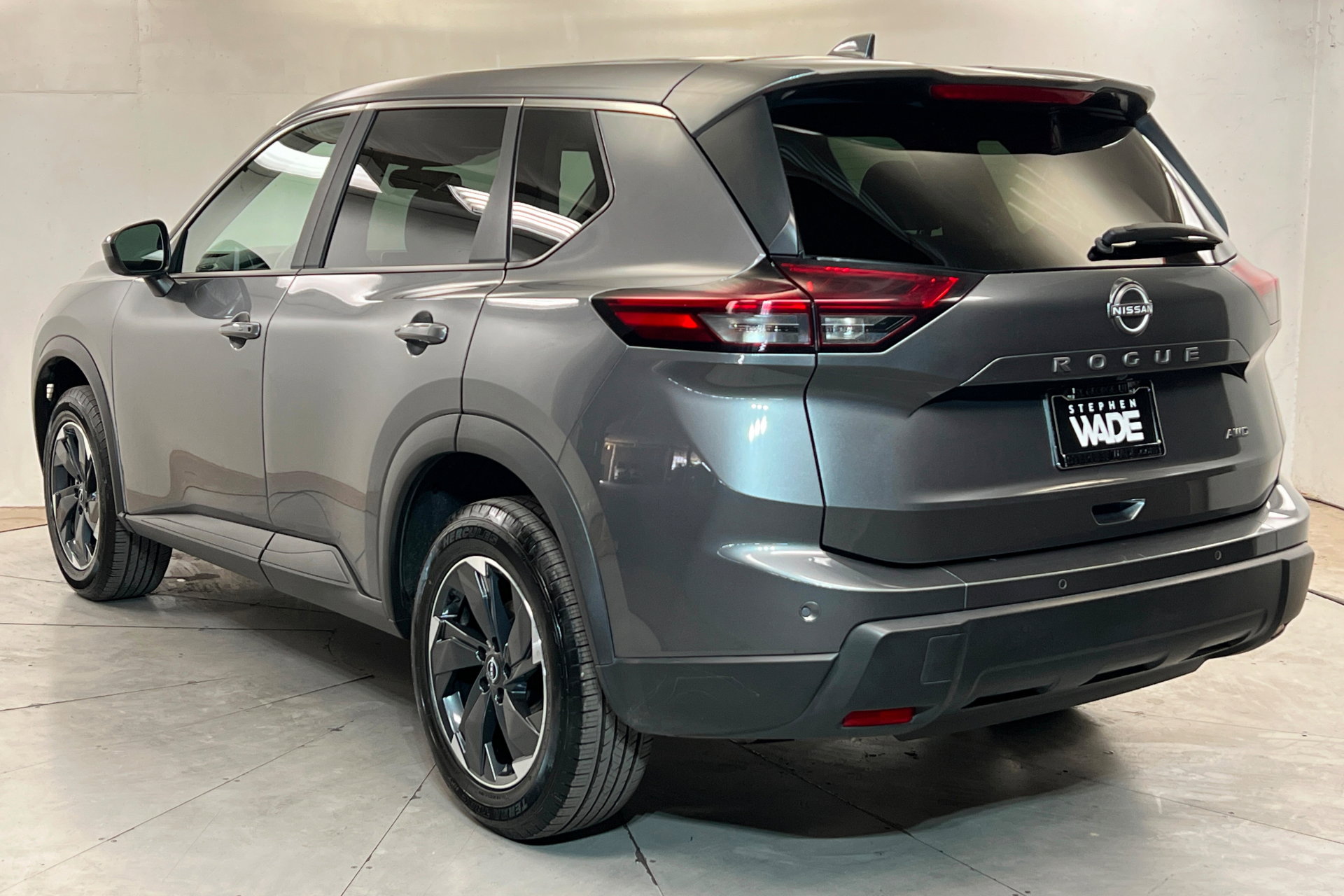 Used 2025 Nissan Rogue SV AWD/4WD image 3
