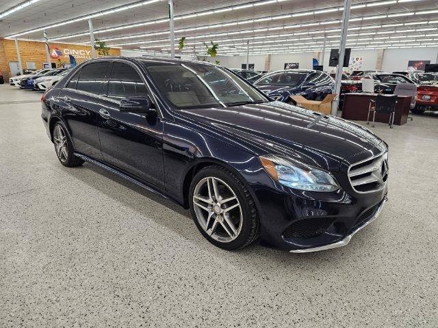 Used 2016 Mercedes-Benz E 350 4MATIC Sedan image 3