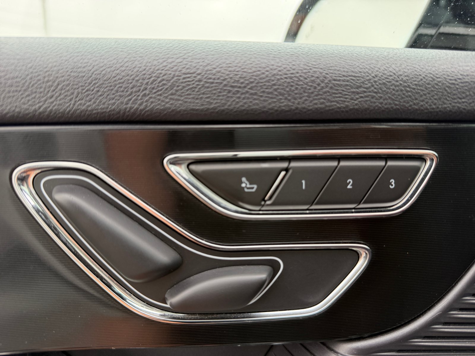 Used 2022 Lincoln Corsair Reserve FWD image 14