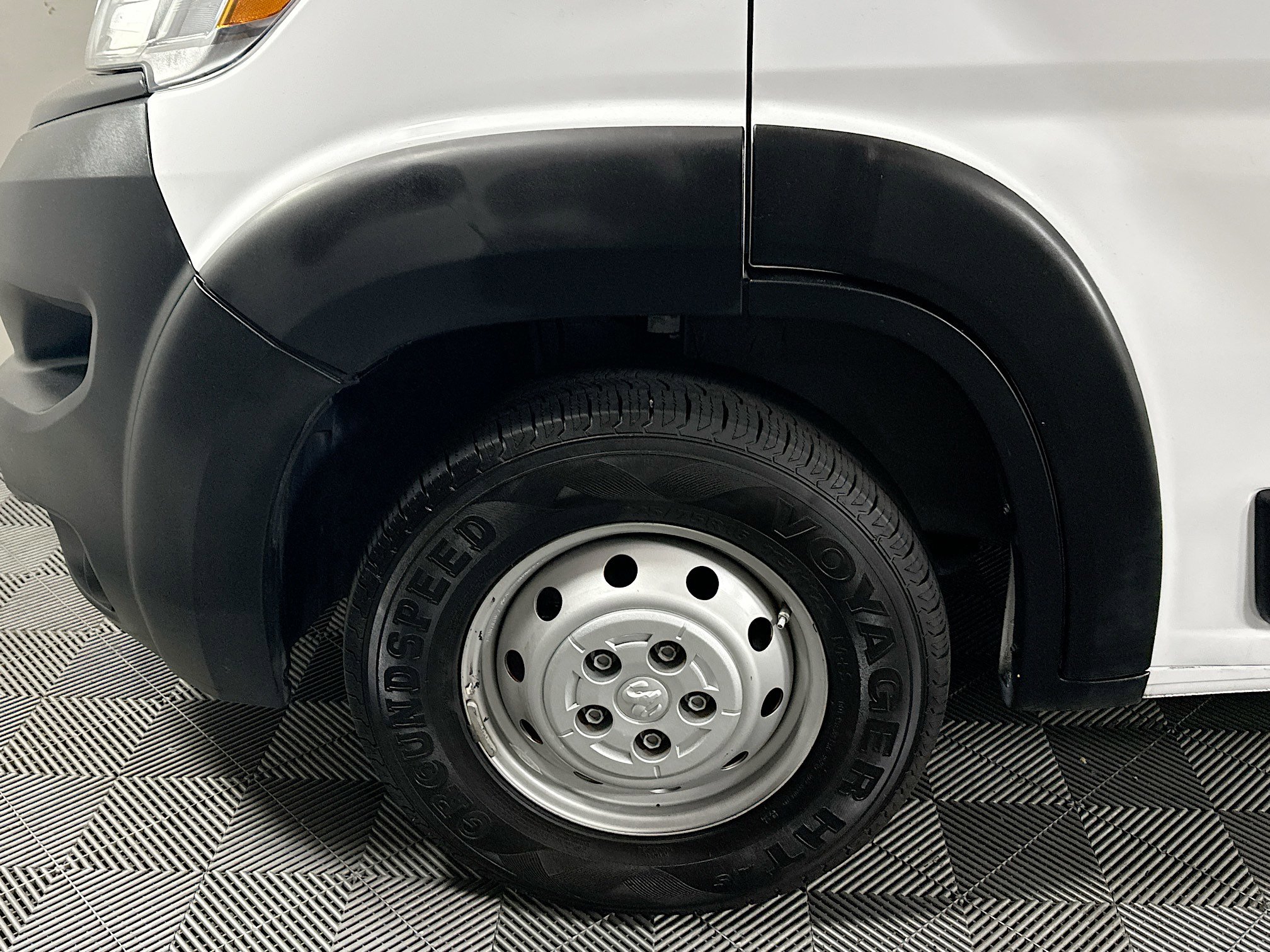 Used 2023 RAM ProMaster 2500 FWD image 11