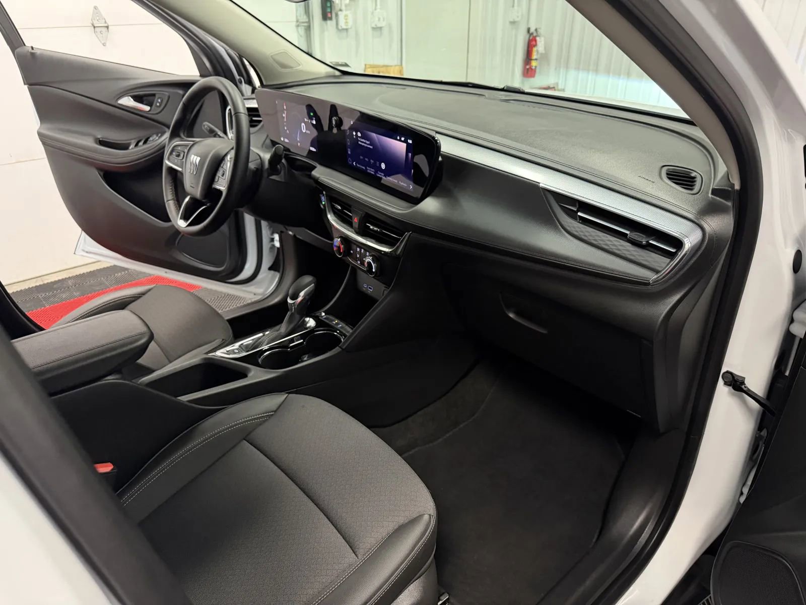 Used 2025 Buick Encore GX Preferred image 46