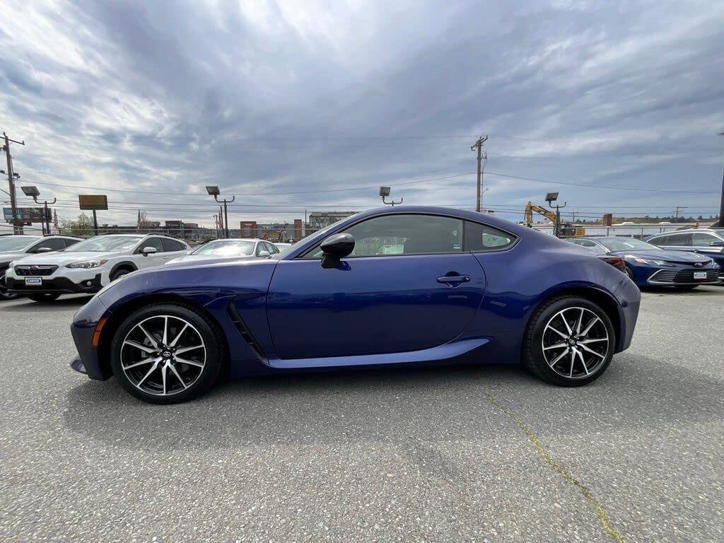 Used 2023 Toyota GR86 RWD image 5