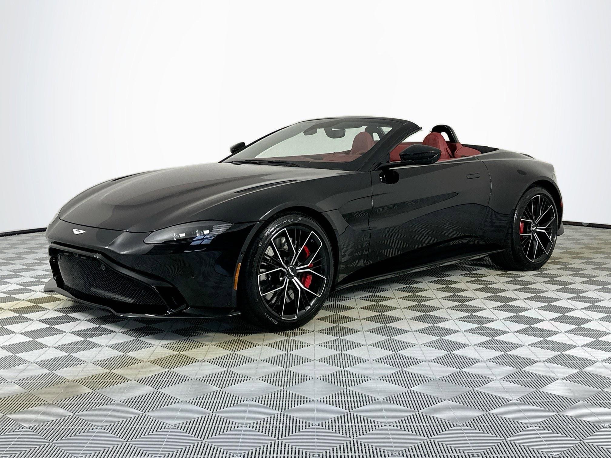 Used 2022 Aston Martin V8 Vantage Roadster image 13