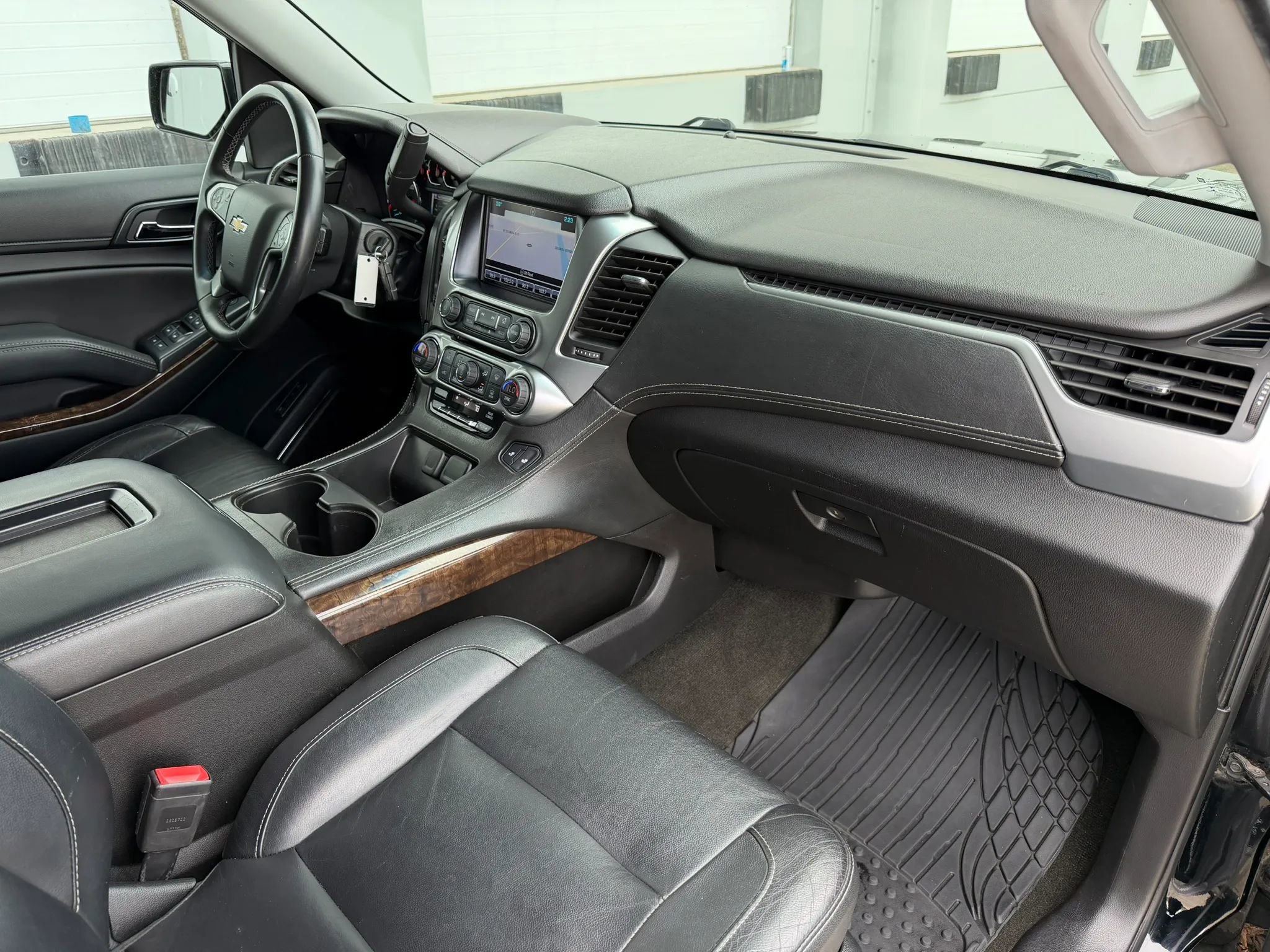 Used 2018 Chevrolet Suburban LT AWD/4WD image 17