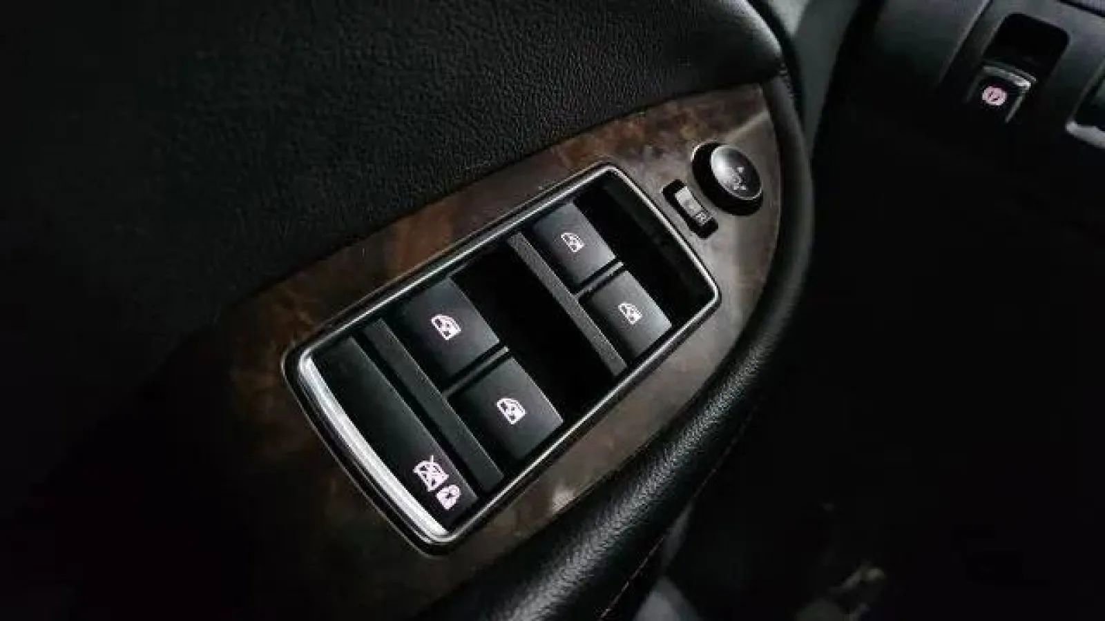 Used 2015 Chevrolet Impala LT w/ Convenience Package image 42