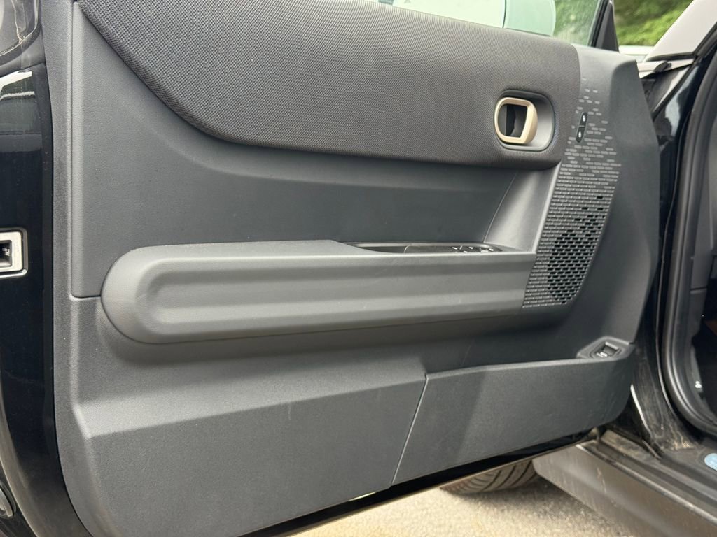 Certified 2025 MINI Cooper 2-Door Hardtop FWD image 22