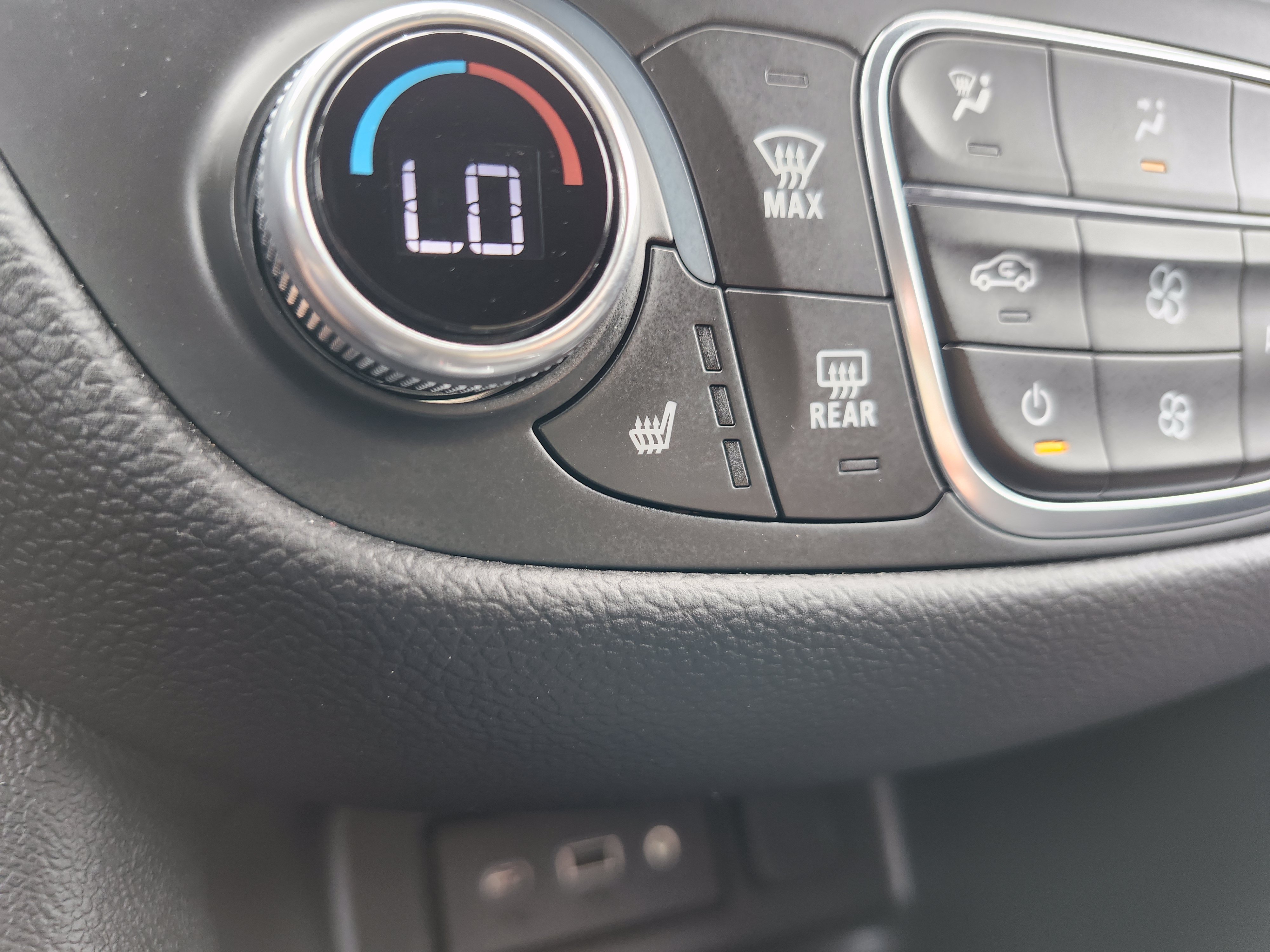 Used 2024 Chevrolet Equinox LT FWD image 8