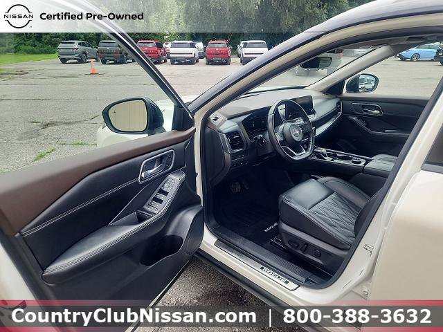 Certified 2022 Nissan Rogue Platinum w/ Head-Up Display Package AWD/4WD image 10