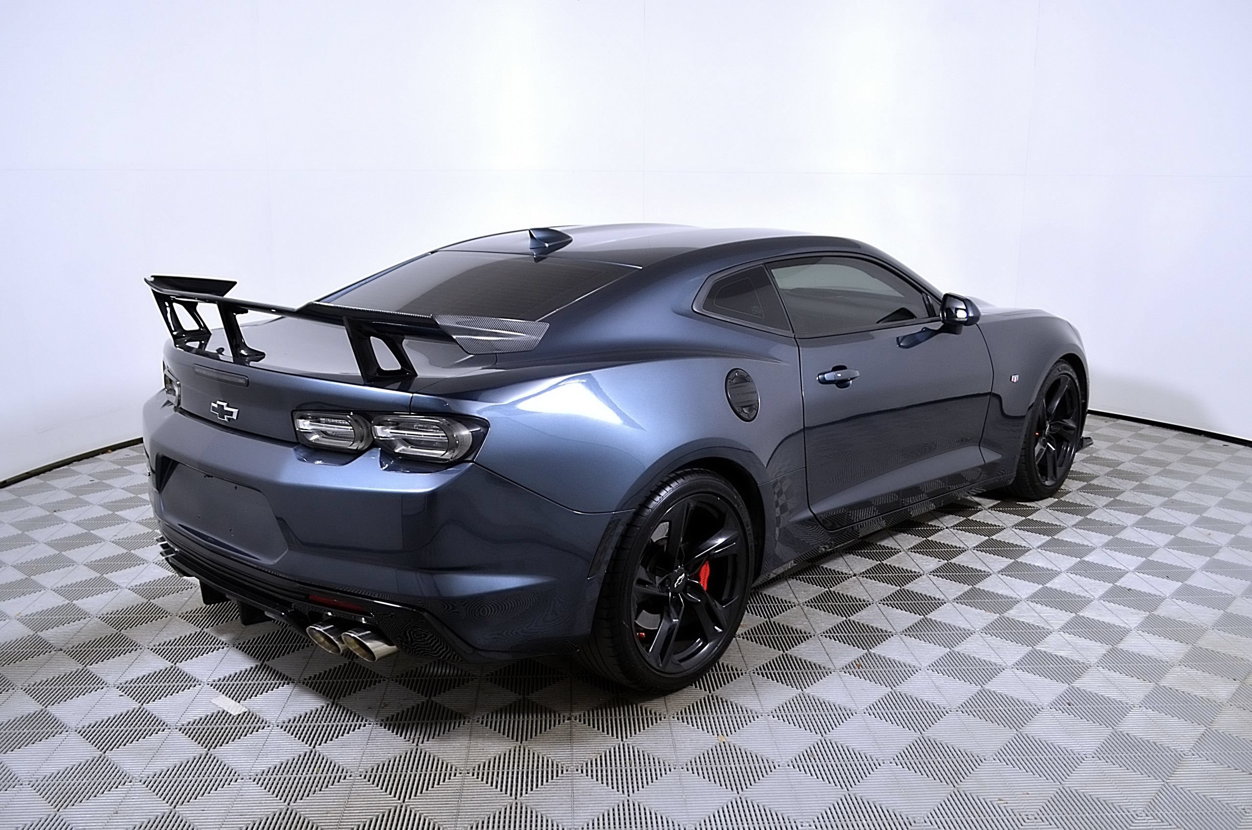Used 2023 Chevrolet Camaro SS RWD image 7